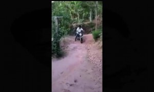 ಈ ದೃಶ್ಯ ನೋಡಿ ಬಿದ್ದು ನಗ್ತೀರಾ ,,,,,!!!