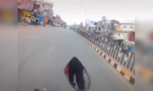 ಬಿದ್ದು ಬಿದ್ದು ನಗ್ತೀರಾ ಒಮ್ಮೆ ವಿಡಿಯೋ ನೋಡಿ