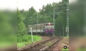 ಡಾನ್ಸ್ ಮಾಡೋ ರೈಲು ನೋಡಿದಿರಾ ..???