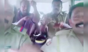 ಆ ಕಳ್ಳನನ್ನ ನೋಡಿ ಎಷ್ಟು ಖುಶಿಯಿಂದ ಇದನೇ