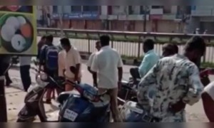 ಮದ್ಯಕ್ಕಾಗಿ ಸಾಲಿನಲ್ಲಿ ಮುಗಿಬಿದ್ದ ಮದ್ಯಪ್ರಿಯರು ....