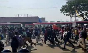 ಇಂದು ಮೆಜೆಸ್ಟಿಕ್ ನಲ್ಲಿ ತಮ್ಮ ತಮ್ಮ ಊರಿಗೆ ಹೋಗಲು ಬಂದಿದ್ದ ಜನ