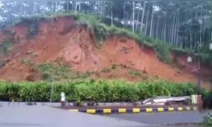 ಅಬ್ಬಾ ಎಂಥ ಭೂಕುಸಿತ ....!!