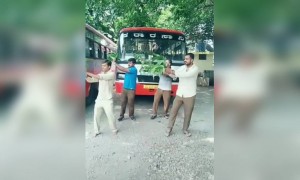 ಬಸ್ ಡ್ರೈವರ್ ಗಳ ಡಾನ್ಸ್ ....!!