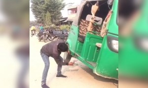 ಕಲಾಕಾರ ಆಟೋ ಡ್ರೈವರ್