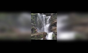 ಸುಂದರ  ಜಲಪಾತ