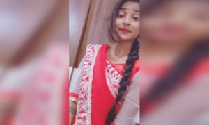 ಪೂರ್ಣ ಚಂದ್ರ ಕೈಯ ಬಳೆ ಅರ್ಧ ಚಂದ್ರ ಮುಂಗುರುಳೆ