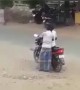 ಬೈಕ್ ಹೇಗೆ ಹತ್ತಬೇಕು ನೋಡಿ ಕಲ್ತಕೊಳ್ಳಿ ....!!!
