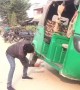ಕಲಾಕಾರ ಆಟೋ ಡ್ರೈವರ್